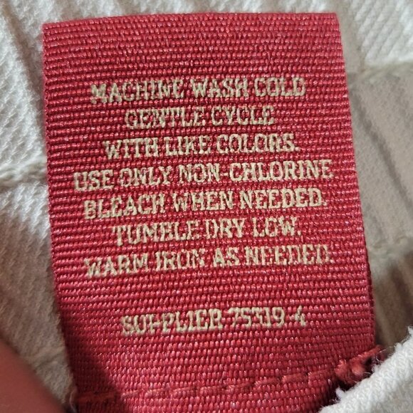 Arizona Jean Company The Original 100 Percent Rayon Cream Color Shorts Size XL - Picture 2 of 10